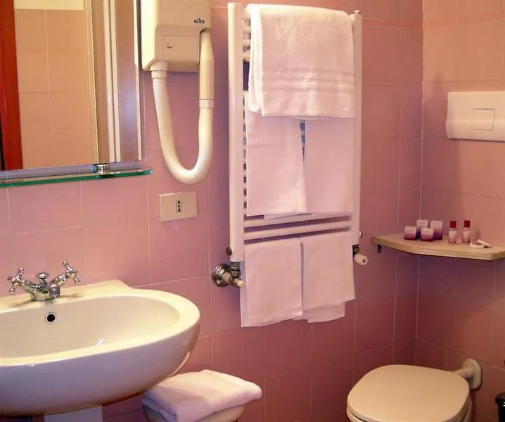 Buenos Aires Hotel Milan 3*,  Italy